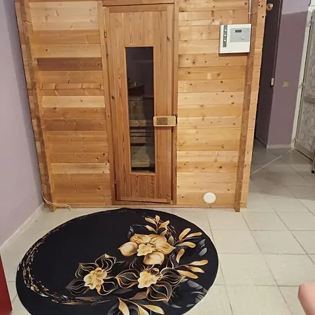 招待所 Massage Mit Sauna Und Jakuzzi